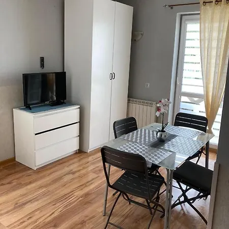 Stacja Pokoje Do Wynajęcia Apartament *